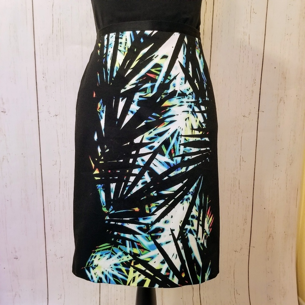T Tahari Abstract Print skirt